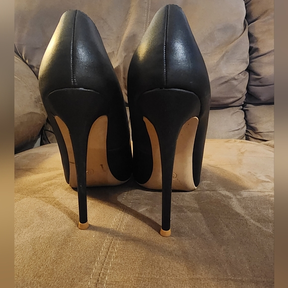 Elisabet Tang Heels - Picture 3 of 7